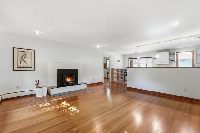 52 Hickory Rd, Sudbury, MA 01776