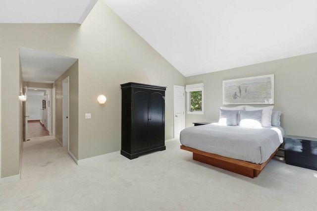 52 Hickory Rd, Sudbury, MA 01776