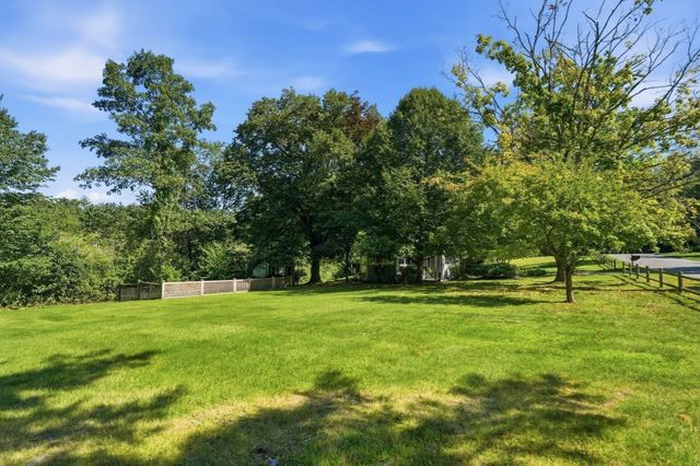 52 Hickory Rd, Sudbury, MA 01776