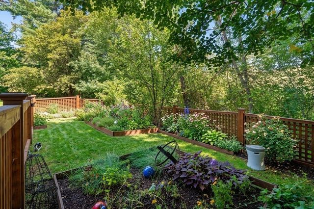 52 Hickory Rd, Sudbury, MA 01776