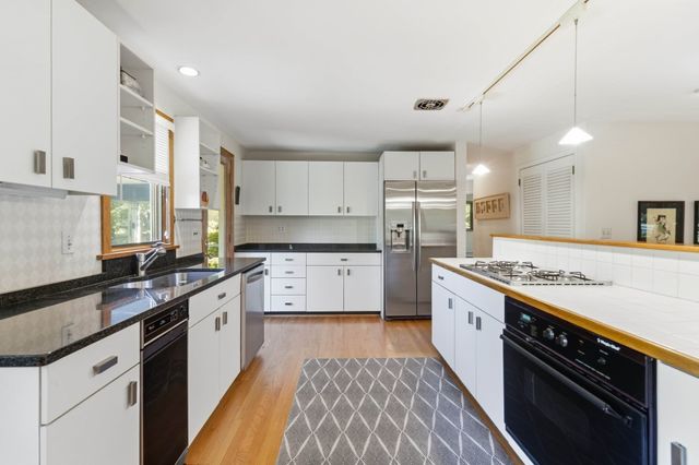 52 Hickory Rd, Sudbury, MA 01776