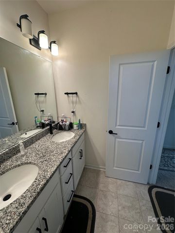 5772 Coulee Lane, Charlotte, NC 28215