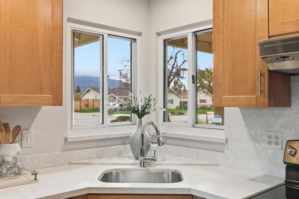 Image 6 of property listing at 1795 Foxworthy Avenue, San Jose, CA 95124