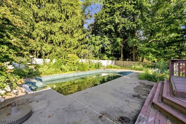 10 Rosemere Ave, West Caldwell Twp., NJ 07006