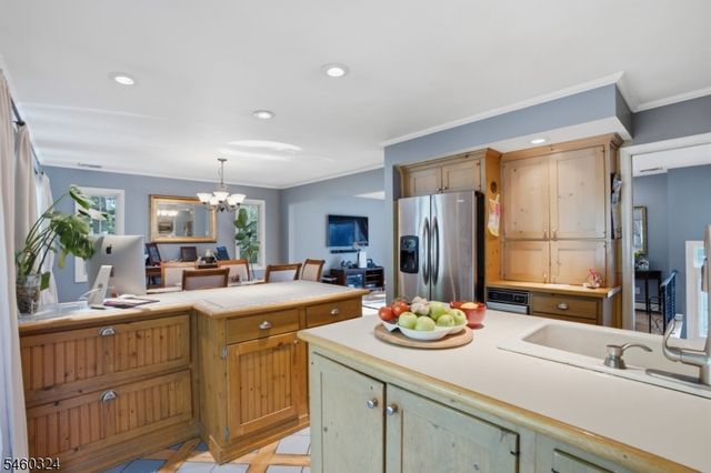 10 Rosemere Ave, West Caldwell Twp., NJ 07006