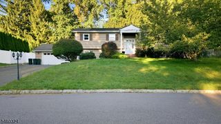 10 Rosemere Ave, West Caldwell Twp., NJ 07006