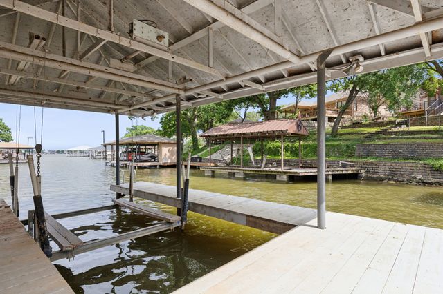 2121 N Rough Creek, Granbury, TX 76048