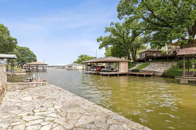 2121 N Rough Creek, Granbury, TX 76048