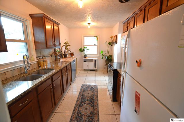 2211 S 36th Street, Lincoln, NE 68506