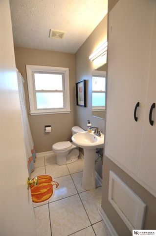 2211 S 36th Street, Lincoln, NE 68506