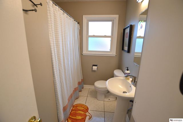 2211 S 36th Street, Lincoln, NE 68506