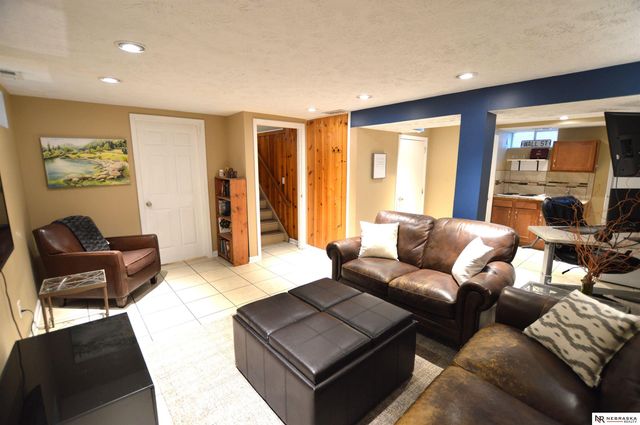 2211 S 36th Street, Lincoln, NE 68506