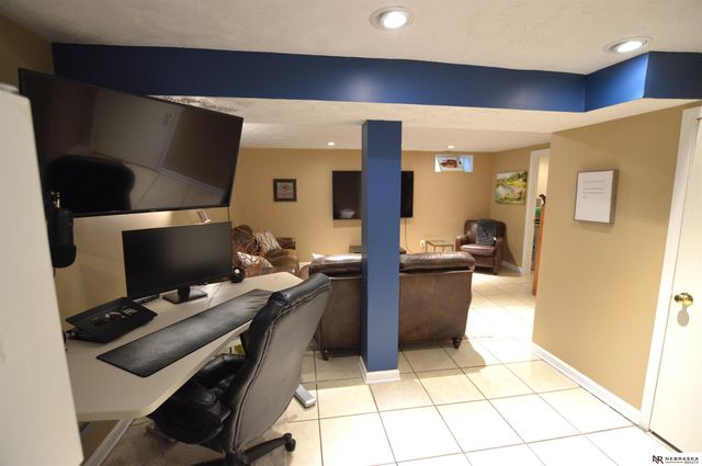 2211 S 36th Street, Lincoln, NE 68506