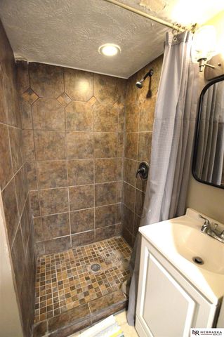 2211 S 36th Street, Lincoln, NE 68506