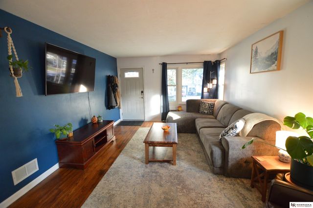 2211 S 36th Street, Lincoln, NE 68506