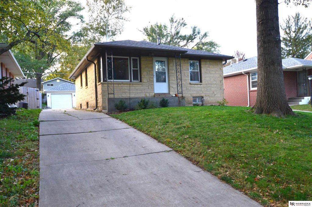 2211 S 36th Street, Lincoln, NE 68506