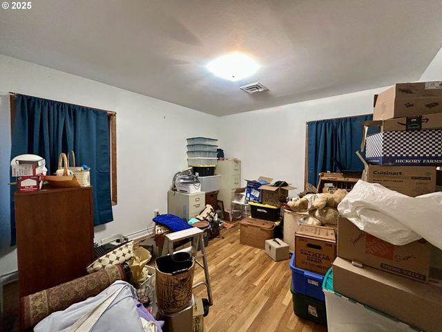 917 MYRTLE St, The Dalles, OR 97058