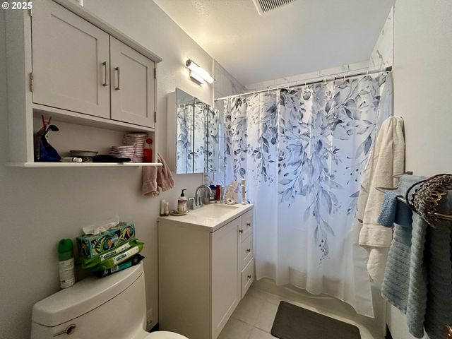 917 MYRTLE St, The Dalles, OR 97058