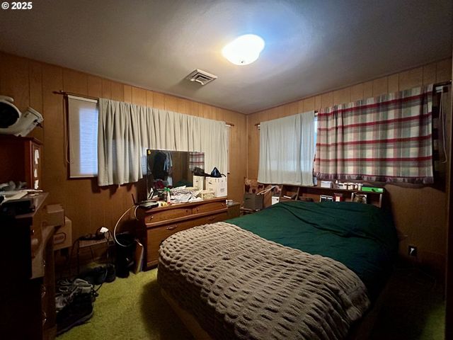 917 MYRTLE St, The Dalles, OR 97058