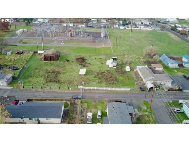 917 MYRTLE St, The Dalles, OR 97058