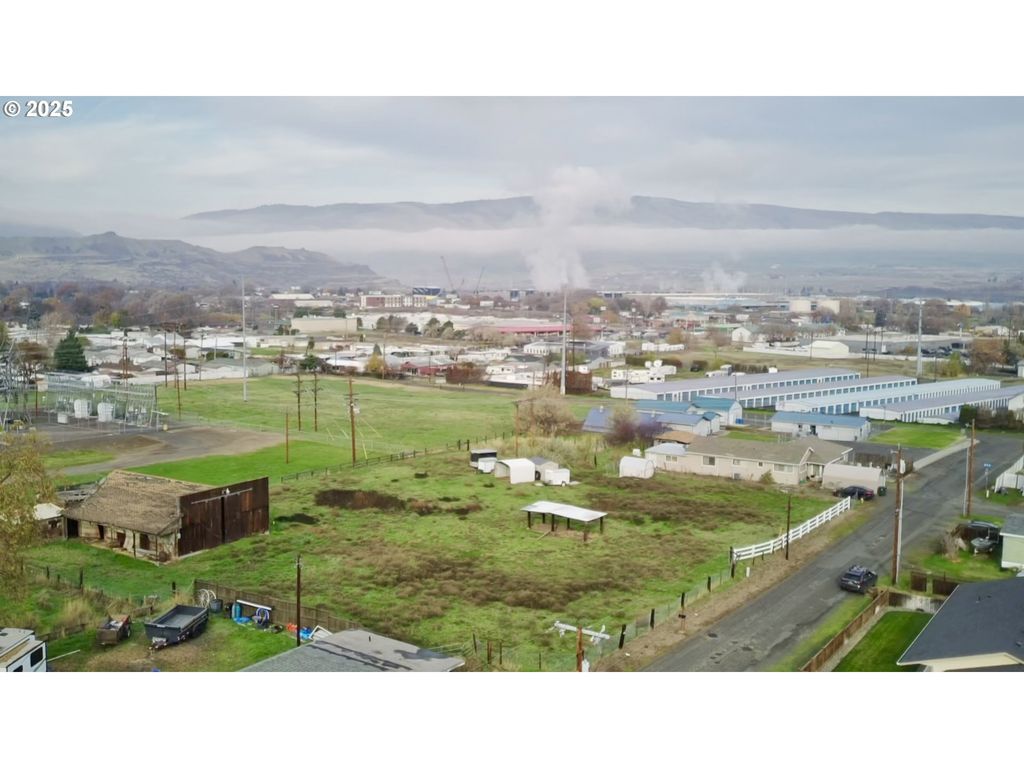 917 MYRTLE St, The Dalles, OR 97058