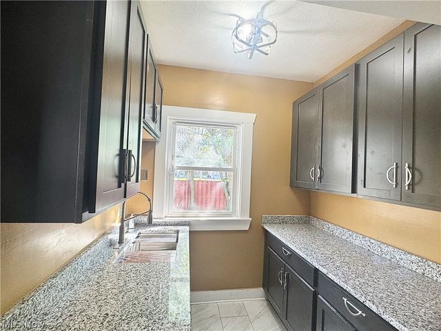 9606 Parmelee Avenue, Cleveland, OH 44108