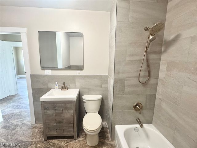 9606 Parmelee Avenue, Cleveland, OH 44108