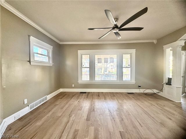 9606 Parmelee Avenue, Cleveland, OH 44108