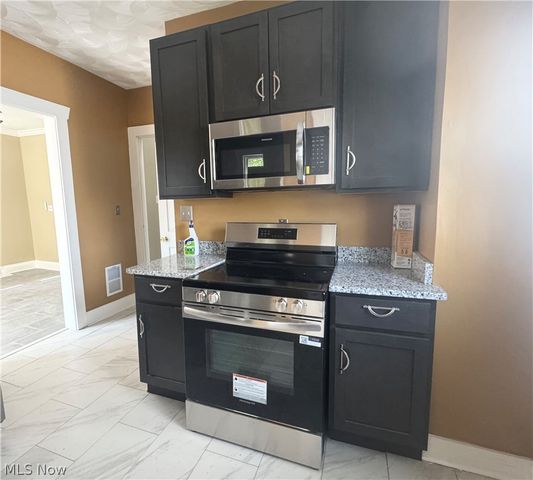 9606 Parmelee Avenue, Cleveland, OH 44108