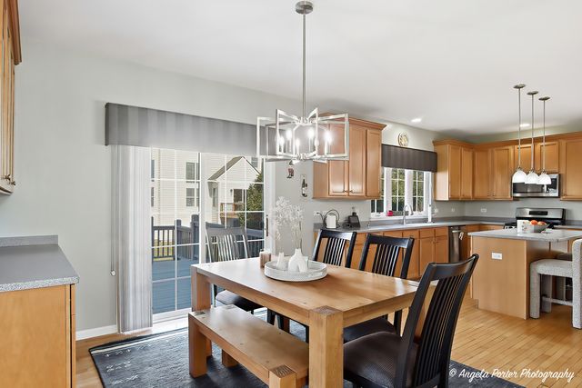 9 Laurel Valley Court, Lake In The Hills, IL 60156