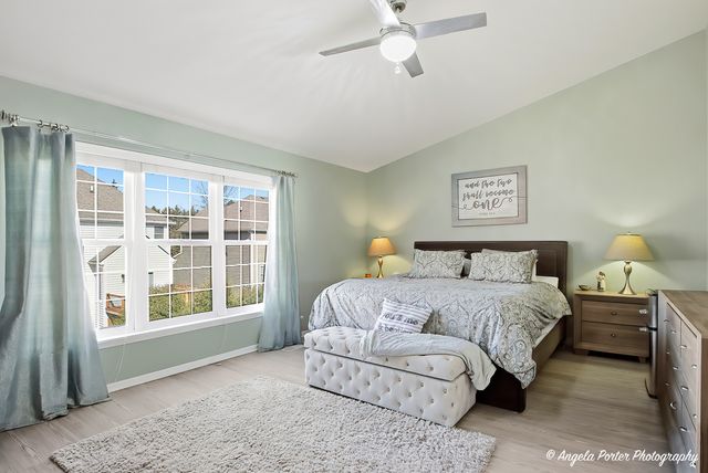 9 Laurel Valley Court, Lake In The Hills, IL 60156