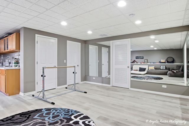 9 Laurel Valley Court, Lake In The Hills, IL 60156