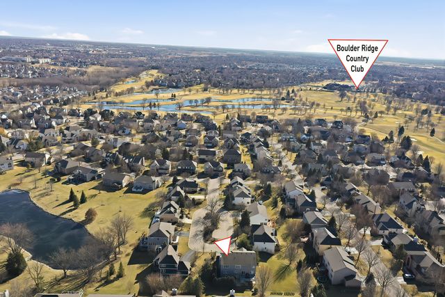 9 Laurel Valley Court, Lake In The Hills, IL 60156