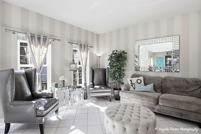 9 Laurel Valley Court, Lake In The Hills, IL 60156