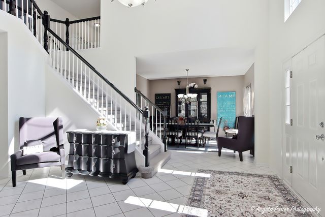 9 Laurel Valley Court, Lake In The Hills, IL 60156