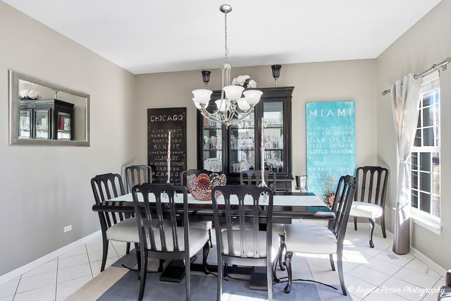 9 Laurel Valley Court, Lake In The Hills, IL 60156