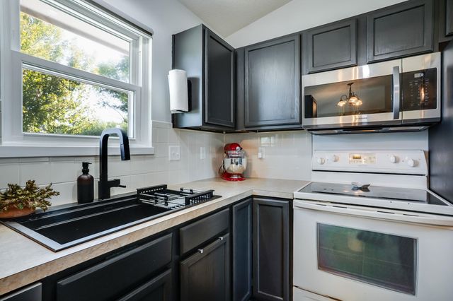 13605 W Ponderosa Ct, Wichita, KS 67235