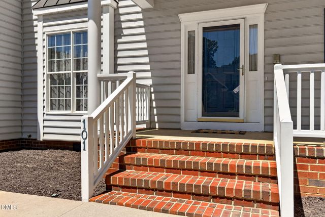101 Greygate Place, Cary, NC 27518