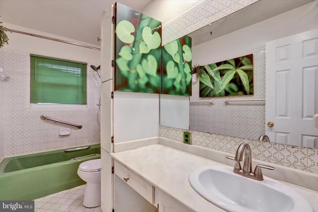 7103 RENO RD, Baltimore, MD 21244