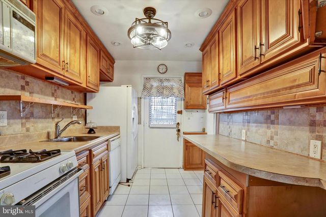 7103 RENO RD, Baltimore, MD 21244