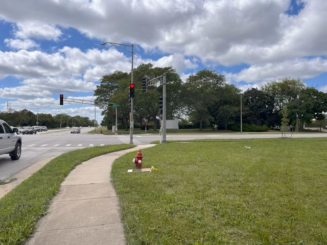 617 N Wilke Road, Arlington Heights, IL 60005