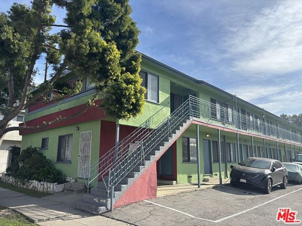10716 Francis Place 16, Los Angeles, CA 90034