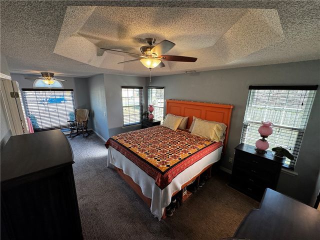 3029 N Quartz Drive, Fayetteville, AR 72704