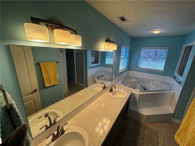 3029 N Quartz Drive, Fayetteville, AR 72704