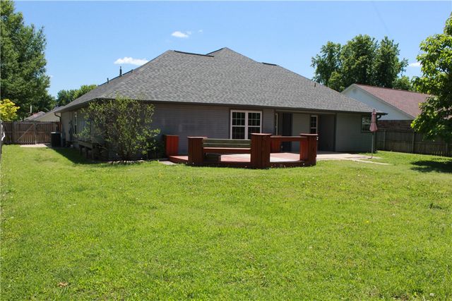 3029 N Quartz Drive, Fayetteville, AR 72704