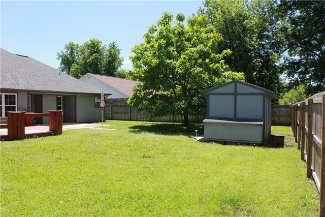 3029 N Quartz Drive, Fayetteville, AR 72704