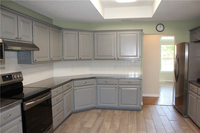 3029 N Quartz Drive, Fayetteville, AR 72704