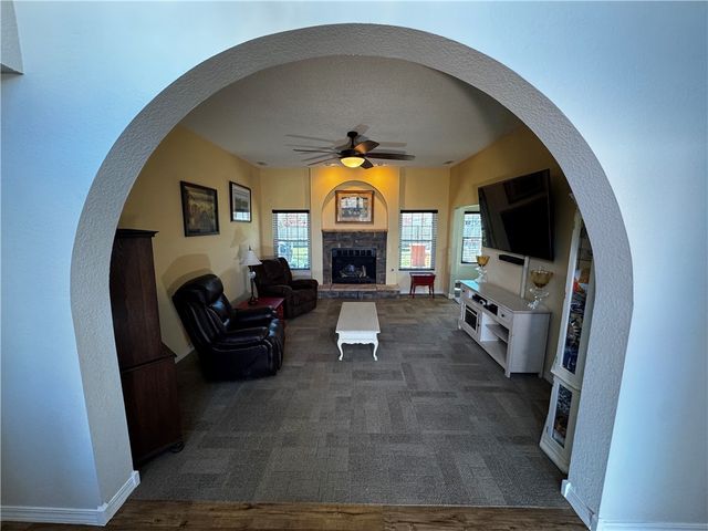 3029 N Quartz Drive, Fayetteville, AR 72704