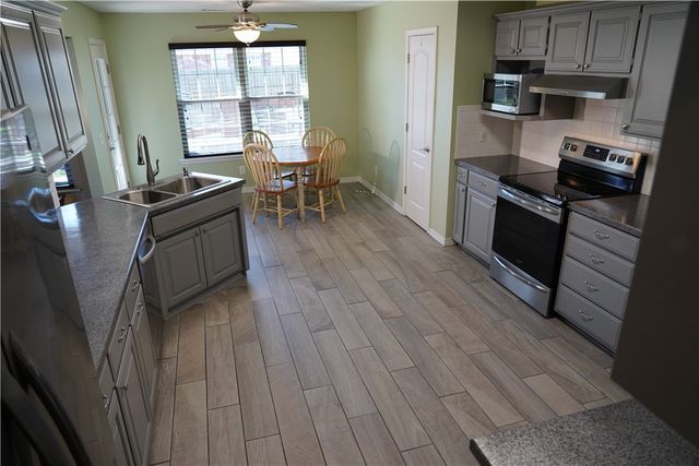 3029 N Quartz Drive, Fayetteville, AR 72704