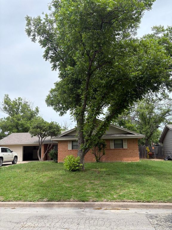 Image 1 of property listing at 3344 Trinity Avenue, San Angelo, TX 76904